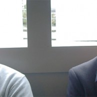 Manor Grunewald en Michaël Borremans We hebben al eens aandacht besteed aan beide kunstenaars. Michaël Borremans HIER en Manor Grunewald HIER. Nu kwam ik een duo interview tegen waarin beide aangeven interviews met kunstenaars niet interessant te vinden, en dat er geen afbeeldingen van het beeldend werk bij het interview geplaatst mogen worden. Wat levert het dan op? Een amusant interview. Dat allemaal via het blog van Hilde van Canneyt. Gent, 26 maart 2009. Beide kunstenaars verwittigen me op voorhand dat ze interviews met kunstenaars niet interessant vinden en dit interview achteraf ook niet willen nalezen. Ze willen ook geen foto’s van hun werken bij...