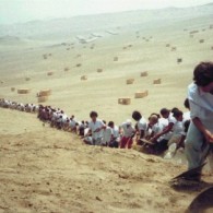 Francis Alÿs interview Een interview met Francis Alÿs, zeer interessant en ook nog eens over hedendaagse schilderkunstige problematiek. THE CANVAS-INTERVIEW WITH FRANCIS ALŸS: ‘THE OBSERVER POSITION IS THE POINT OF VIEW OF AN OUTSIDER’ A lot of your work has to do with space, territory at the one hand, borders at the other hand. How important has it been for you to move from Europe to Mexico? Alÿs: “It was the starting point. I lived and worked here as an architect for two or three years and by a series of circumstances I ended up being trapped here. I always had...