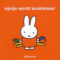 Bart Verschaffel – Kunstenaar zijn is ook een kunst (over het ‘eerste werk’ en het ‘oeuvre’) Stiekem zit ik er de laatste tijd wel een beetje mee. Wanneer ben ik nu een kunstenaar? Wanneer is het werk een werk? Hoe verhoudt de wereld zich tot dat werk en hoe verhoud ik me zelf tot dat werk? Ofwel, de vraag rondom autonomie van het beeld. Vrij basale vragen dus. Ik was eigenlijk op zoek naar een tekst over autonomie van Bart Verschaffel maar ik kwam vervolgens een artikel tegen met een heel prikkelende titel. Kunstenaar zijn is ook een kunst. In deze tekst een aantal opmerkelijke vraagstukken en de, voor mij nu herkenbare twijfel, ‘ben ik wel...
