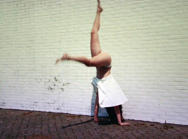 Marijke van Warmerdam - Handstand - 16mm Filmloop