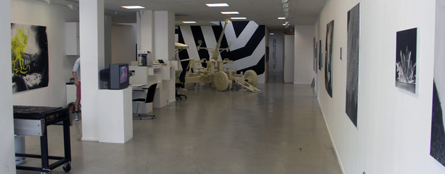 Gisteren zijn Erik en ik voor de verandering maar weer eens naar Amsterdam gegaan. Ditmaal hadden we afgesproken met Aquil van het pamflet PRESENTeert. Overigens, nu 6 nummers voor maar [&hellip;]