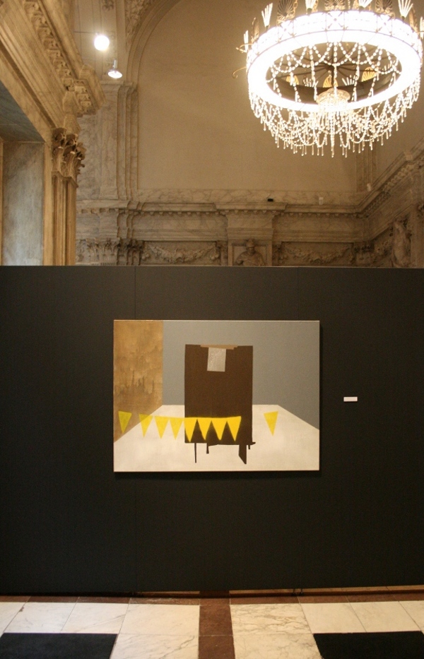 Anne Schiffer (1980) 9 gele vlaggetjes en een zilverkleurig vlak Anne Schiffer (1980) 9 gele vlaggetjes en een zilverkleurig vlak