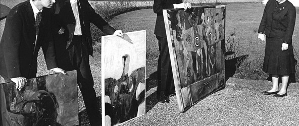 Terwijl Amsterdam zich onderdompelt in het feestgedruis, de duizelingwekkende toeren van allerhande machines en de mensen zich tegoed doen aan suikerspinnen kunnen wij naar binnen glippen bij het paleis op [&hellip;]