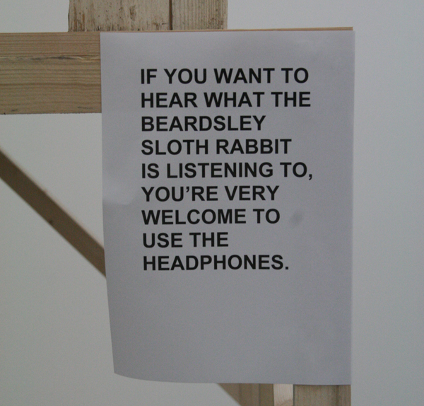 Cosima von Bonin - England (Sloth Beardsley Version & MVO's Cosimo's Songs) (detail) Cosima von Bonin - England (Sloth Beardsley Version & MVO's Cosimo's Songs) (detail)