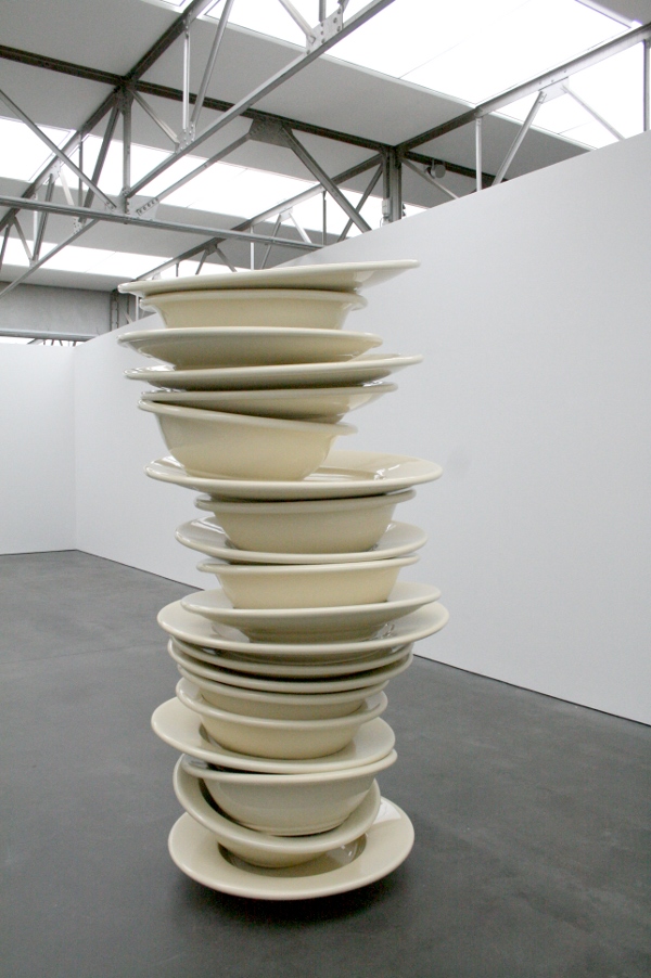 No title (stacked plates dark- white) No title (stacked plates dark- white)