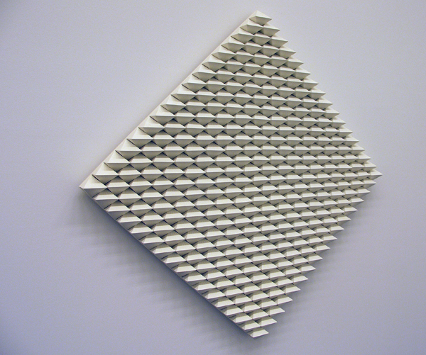 Ad Dekkers - Relief met afgeschuinde blokjes Ad Dekkers - Relief met afgeschuinde blokjes