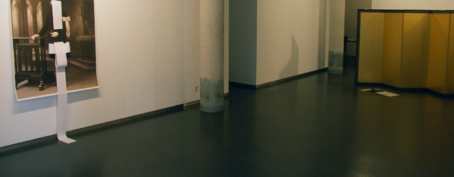 Soms zie je gewoon iets als je ergens binnenloopt dat je direct aangrijpt, maar geen idee waarom. Dat was mijn eerste impressie toen ik bij Galerie Diana Stigter naar binnen liep. [&hellip;]