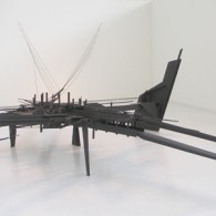 Ook nog uit het lijstje van Den Bosch, Frank Havermans (1967) tentoonstelling 1:1. Geen schaalmodellen dus. Wat valt daar echt over te zeggen? Het zijn constructies van hout waar vervolgens [&hellip;]