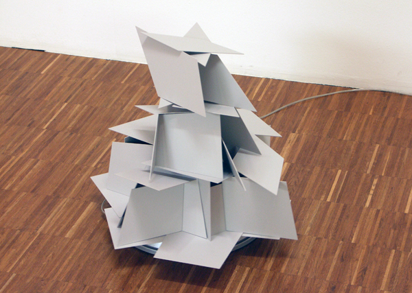 George Korsmit - Little Johnny Jewel (Second Verse) - Draaischijf, aluminium en acryl (Television - Little Johnny Jewel) George Korsmit - Little Johnny Jewel (Second Verse) - Draaischijf, aluminium en acryl (Television - Little Johnny Jewel)