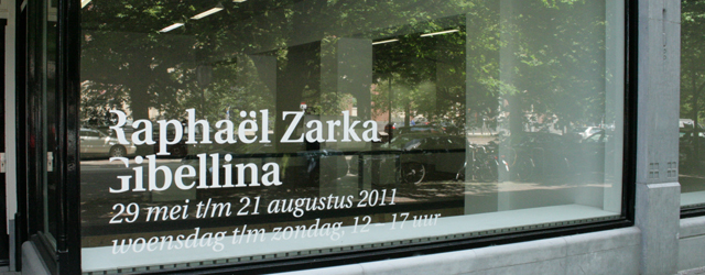Onlangs was ik in Stroom te Den Haag. Daar is tot 21 augustus nog de solo van Raphaël Zarka (1977) te zien. Ik ben volledig onbekend met het werk van [&hellip;]