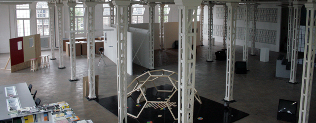 Er is nog een eindexamenexpositie die ik had bezocht, die van de masters van AKV/SintJoost. Daar waar de masters van Frank Mohr niet echt wisten te boeien weten de masters [&hellip;]