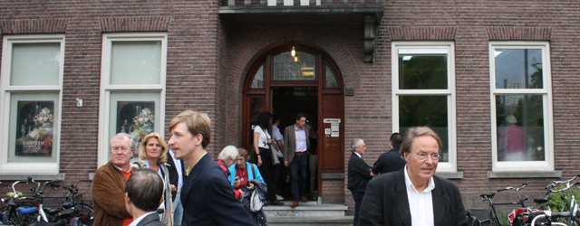 Sinds anderhalve week is er in het Abbehuis een nieuwe galerie gevestigd. Dat huis is van de oude oprichters van het museum met vooral moderne kunst; het Abbemuseum. Ironisch genoeg [&hellip;]