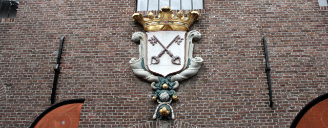 Heel af en toe gebeurt het wel eens, niet al te vaak, maar dat ik een tentoonstelling bezoek zonder te kijken naar de naambordjes. Meestal is dat geen goed teken, [&hellip;]