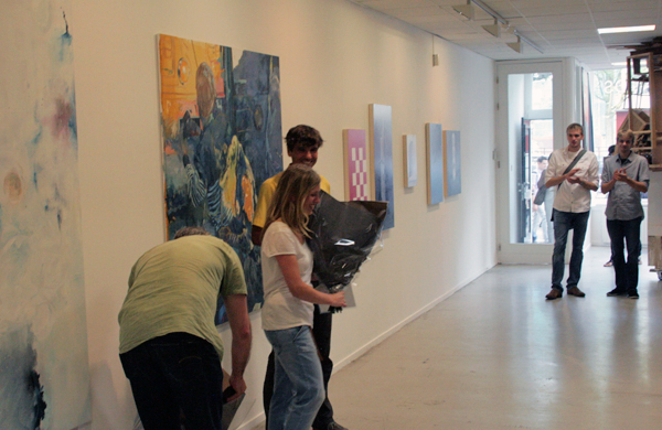 Minke Nelissen krijgt de publieksprijs Minke Nelissen krijgt de publieksprijs