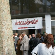 Vandaag opende dan officieel het Incubate festival in het Faxx-gebouw in Tilburg (vlakbij poppodium 013) met beeldende kunst. Het concept was simpel, alles wat er ingestuurd werd, wordt geëxposeerd. Dat [&hellip;]