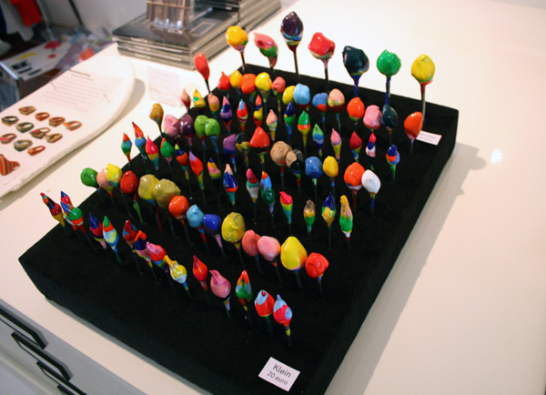 Sander Reijgers - 'kunst hoort aan een spijker' Sander Reijgers - 'kunst hoort aan een spijker'