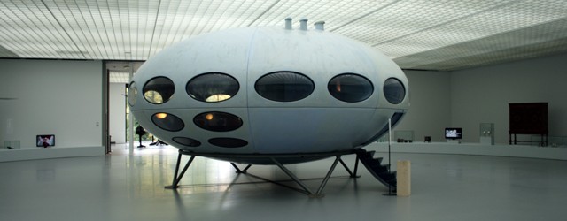 Boijmans heeft een aantal jaren geleden de Futuro gekocht. Een UFO om in te wonen. Daaraan koppelen ze wat design en kunst met een utopie. Dat kunstenaars iets met de [&hellip;]