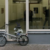 Wim van Krimpen is weer terug met een galerie, hetzelfde als waar hij ooit eens mee begonnen is. Wat heeft die man niet gedaan? Oprichter van des tijds nog de [&hellip;]