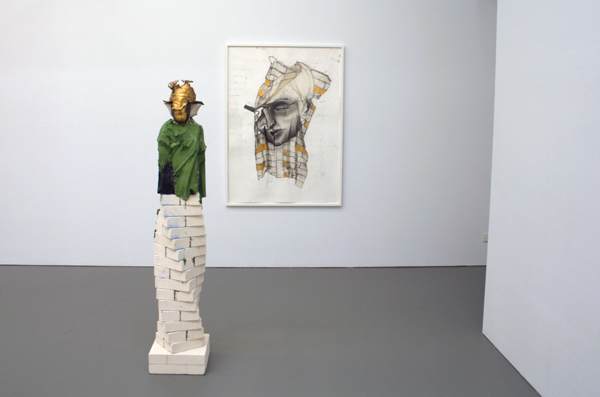 Matthew Monahan - Old Helix & een tekenwerk - Brons, bladgoud, pigment en mortel. Matthew Monahan - Old Helix & een tekenwerk - Brons, bladgoud, pigment en mortel.