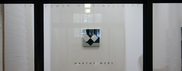 De kracht van de eenvoud Met die titel benoemen ze het werk van Marthe Wéry (1930-2005) in het persbericht. Het gebeurt zeer zelden dat minimalisme zo lyrisch is. Veelal monochromen [&hellip;]