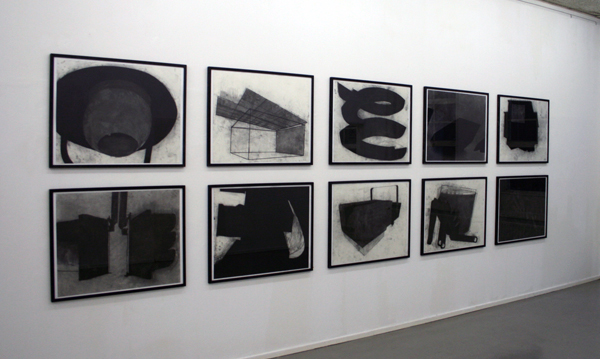 Dragan Prgomelja - Onbekende titels -Houtskool op papier_3 Dragan Prgomelja - Onbekende titels - Houtskool op papier