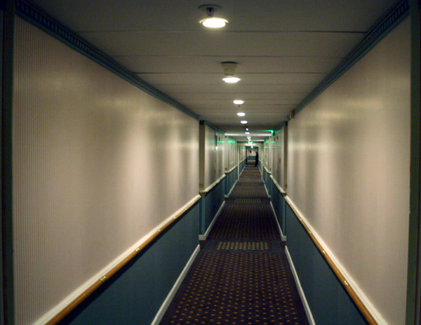 IMG_8953 Een van de eindeloze gangen