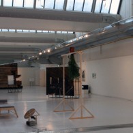 Momenteel is in Den Bosch een tentoonstelling van een vijftal kunstenaars met een band met de stad. Gekozen is voor hoofdzakelijk jonge kunstenaars. Barend van Hoek is dan een beetje [&hellip;]