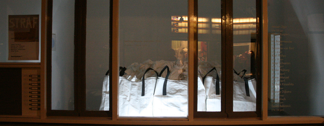 Afgelopen donderdag opende bij Kunstpodium T een nieuwe Leerling/Meester expositie. Deze keer is de meester Johan Kuipers. Johan Kuipers Bianca den Breejen – Rotterdam Willemien Schaap – Utrecht Matthias Schaareman [&hellip;]