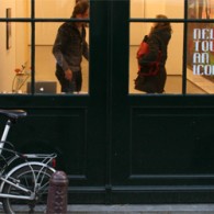 Marie Aly (1980) studeerde in 2010 af aan De Ateliers en is sindsdien goed bezig. Nu dus een solo bij TegenBoschvanVreden. Het eerste wat direct opvalt is het gigantische (niet [&hellip;]