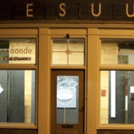 Beetje vreemd, ik was zelf gevraagd om het project Het Werk, De Schilder, Het Atelier te openen met mijn werk. Het project wordt een reeks van een twaalftal kunstenaars met [&hellip;]