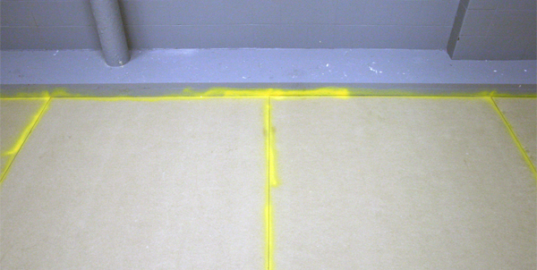 Oliver Rafferty - Untitled - MDF en spuitbus Oliver Rafferty - Untitled - MDF en spuitbus