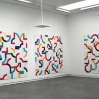 Sommige tentoonstellingen kun je weinig over zeggen, die moeten vooral ervaren worden. Zo ook de tentoonstelling van Paul Panhuysen (1934). Er zijn speakers waar pianotonen uit komen, en er zijn [&hellip;]