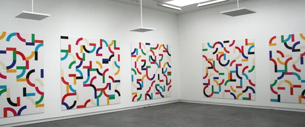 Sommige tentoonstellingen kun je weinig over zeggen, die moeten vooral ervaren worden. Zo ook de tentoonstelling van Paul Panhuysen (1934). Er zijn speakers waar pianotonen uit komen, en er zijn [&hellip;]