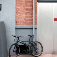 Bij Ornis A. Gallery is al een poosje het ‘werk’ van Marco den Breems (1955) te zien. Werk staat hierboven tussen haakjes, immers, ondanks het feit dat er wat te [&hellip;]