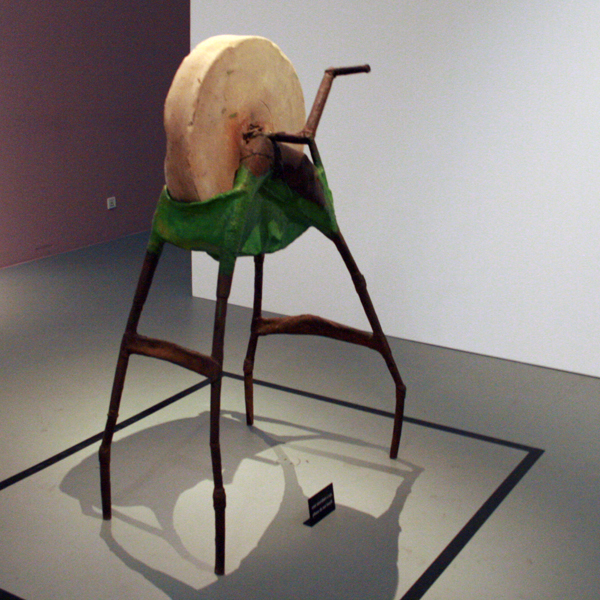 Joep van Lieshout - Grindstone - Plaatijzer, zandsteen en glasvezel Joep van Lieshout - Grindstone - Plaatijzer, zandsteen en glasvezel