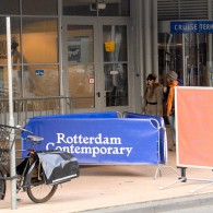 Vorig jaar wist de tegenhanger van ArtRotterdam op zijn zachtst gezegd geen goede indruk te maken. Er was simpelweg te veel uitverkoop bij de galeries die overvol hingen, een vervelende [&hellip;]