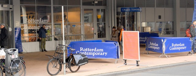 Vorig jaar wist de tegenhanger van ArtRotterdam op zijn zachtst gezegd geen goede indruk te maken. Er was simpelweg te veel uitverkoop bij de galeries die overvol hingen, een vervelende [&hellip;]