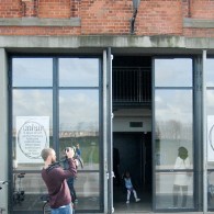 Unfair Amsterdam editie 3 opende afgelopen middag haar deuren. De kunstbeurs voor en door kunstenaars niet langer afgestudeerd dan 10 jaar. De inzet is vergeleken met eerdere edities internationaler en [&hellip;]