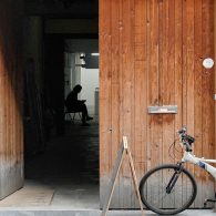 Uiteindelijk is een groepstentoonstelling weinig meer dan het woord impliceert. Er worden werken getoond van verschillende kunstenaars. Dit in overweging met de ruimte en elkaar. Daar kunnen diverse redenen aan [&hellip;]