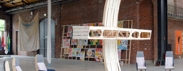 Wat een goed idee, de twee academies van Antwerpen bundelen hun krachten en tonen gezamenlijk hun master studenten onder de noemer Capital M. In een grote loods tonen een honderdtal [&hellip;]