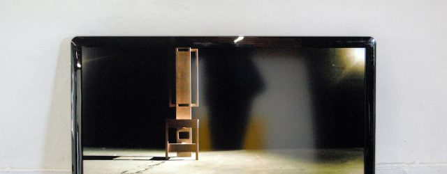 &nbsp; Vier kunstenaars, twee per verdieping, bespelen de ruimte van Club Solo voor hun eindexamenwerk. Voor een groepstentoonstelling hebben de presentaties te weinig onderlinge samenhang. Maar dat zou dan ook het [&hellip;]