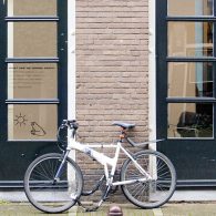 Tentoonstellingen over schilderkunst zijn altijd lastig. Immers, een tentoonstelling met enkel schilderwerk zegt verder niets. Tegelijk is het maken van overzichten van wat er speelt in de schilderkunst nog veel [&hellip;]