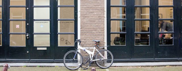 Tentoonstellingen over schilderkunst zijn altijd lastig. Immers, een tentoonstelling met enkel schilderwerk zegt verder niets. Tegelijk is het maken van overzichten van wat er speelt in de schilderkunst nog veel [&hellip;]