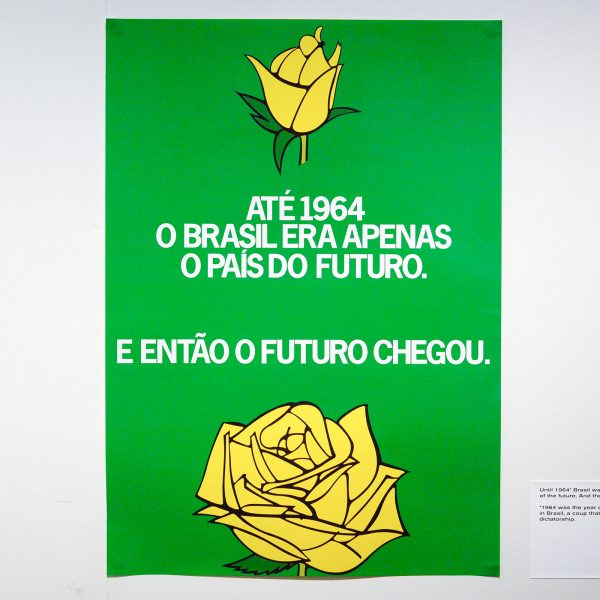 Carla Zaccagnini - Evidencias de uma farca (Evidence of a Farce) - Apenas o futuro (Only the Future) - 60x42cm Reproductie uit een magazine uit de 70's met de tekst Until 1964 Brasil was the only country of the future, and than the future began’ In 1964 was het jaar van de militaire coup in Brazilië waarna een dictatuur plaatsvond van meer dan 20 jaar
