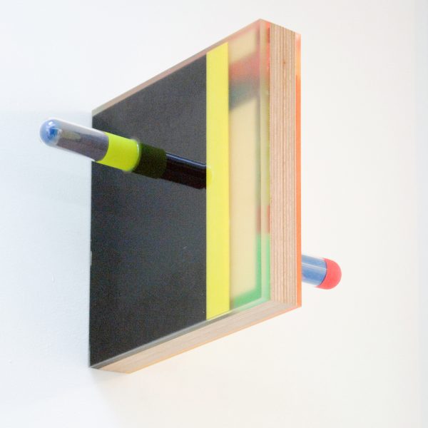 Henk-Sjoerd Hinrichs - KOK met K O K - 16x35x35cm Epoxyhars op hout, plexiglas, was, pigment en lak
