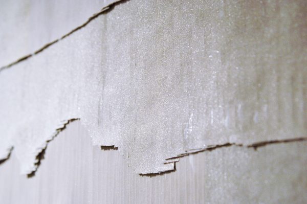 Jurgen Ots - Periaqueductal Gray - 104x132x3cm Mixed Media, oude projectorschermen, schaar en lijm (detail)