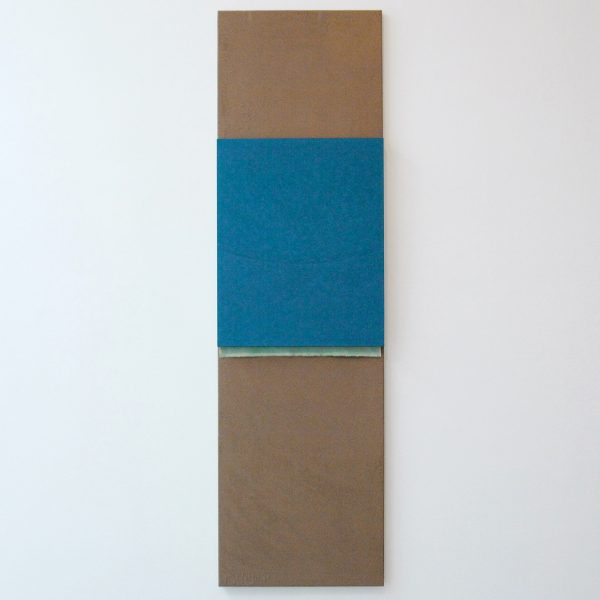 N Dash - Untitled - 213x61cm 'Adobe', olieverf, pigment, acrylverf, linnen, jute en houten drager