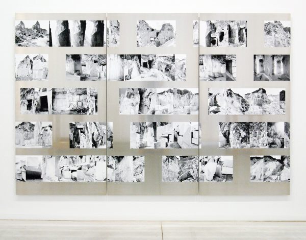Aglaia Konrad - Carrara Cut - 30 zwart-wit prints op archiefpapier op aluminium, 2013
