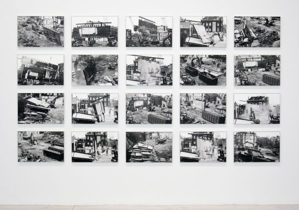 Aglaia Konrad - Demolition City - 20 handgemaakte zilveren gelatine prints op bariet papier, ingekaderd, 1992, 2016