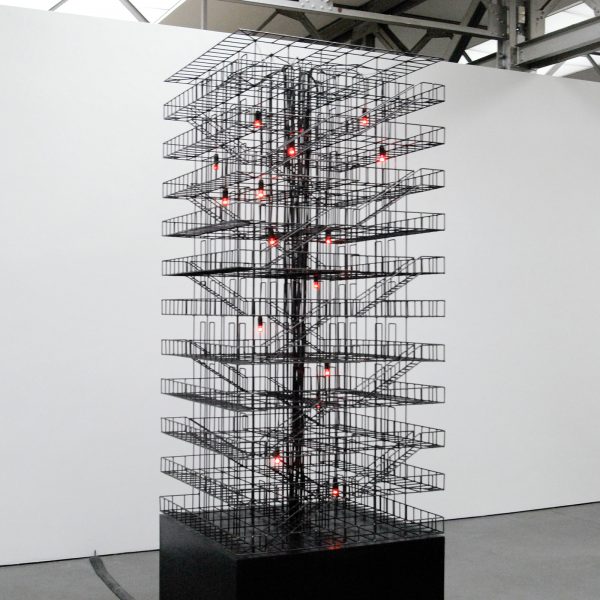 Atelier van Lieshout - Minimal Steel Red Lights 4x4x10 - Staal